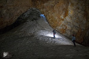Η κατάβαση στον επικλινή πάγο και ο σκοτεινός θάλαμος